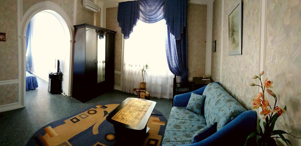 Versal Hotel Herson Dış mekan fotoğraf