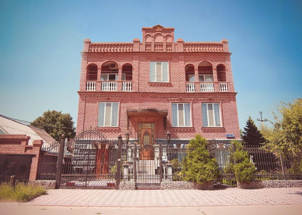 Versal Hotel Herson Dış mekan fotoğraf